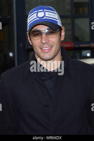 Danny Nucci arrivando al ' Peter Pan Premiere ' al Chinese Theatre di Los Angeles. Dicembre 13, 2003. NucciDanny038 Red Carpet Event, verticale, STATI UNITI D'AMERICA, industria cinematografica, celebrità, fotografia, Bestof, arte cultura e intrattenimento, Topix celebrità moda / Verticale, meglio di, evento nella vita di Hollywood - California, moquette rossa e dietro le quinte, USA, industria cinematografica, celebrità, movie celebrità, personaggi televisivi, musica celebrità, fotografia, Bestof, arte cultura e intrattenimento, Topix, headshot, verticale, una persona, dall'anno , 2003, inchiesta tsuni@Gamma-USA.com Foto Stock