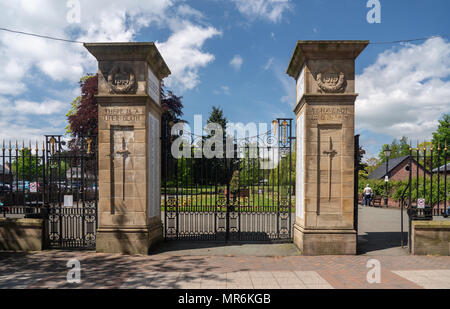 Memorial cancelli in Oswestry Shropshire Foto Stock