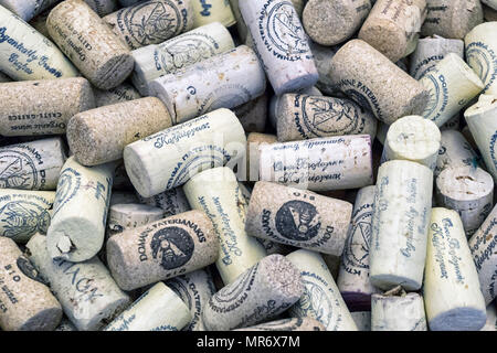 Helaklion, Creta / Grecia - Novembre 12, 2017: Close up di vino i tappi di sughero del vino cretese Foto Stock