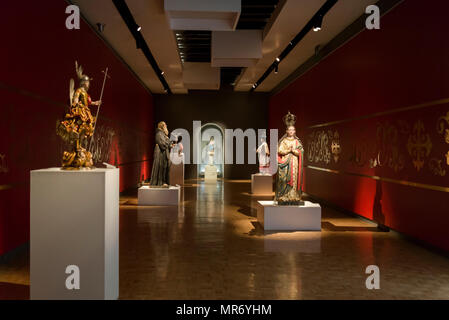 Casa della Cultura di Puebla, camera con sculture religiose, Puebla, Messico Foto Stock