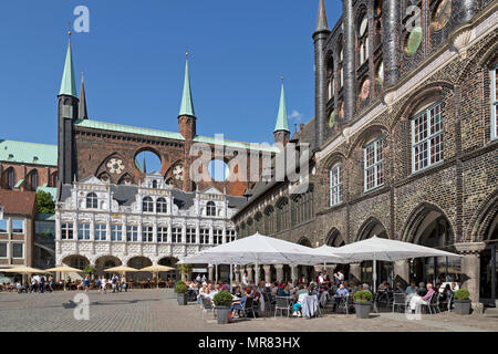 Il municipio, la piazza del mercato, Lubecca, Schleswig-Holstein, Germania Foto Stock