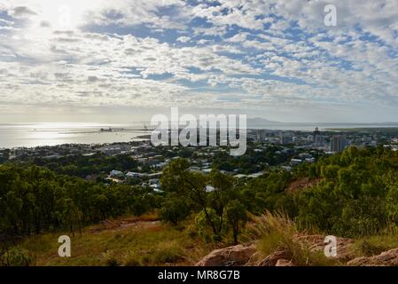 Viste di Townsville da Castle Hill, QLD 4810, Australia Foto Stock