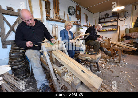 Trug tradizionale maker di Herstmonceux, East Sussex, Regno Unito Foto Stock