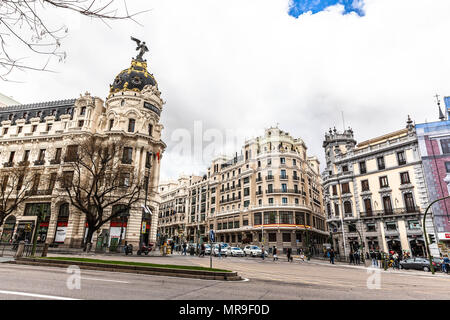 Calle de Alcalá street scene, Madrid, Spagna. Foto Stock