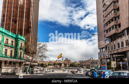 Vista di Plaza Colón da Calle Génova, Madrid, Spagna. Foto Stock