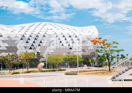 Kaohsiung, Taiwan - 6 Maggio 2018 : Kaohsiung Exhibition Centre edificio moderno Foto Stock