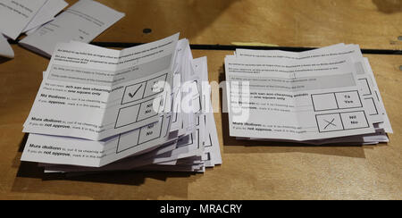 Dublino, Irlanda, 26 maggio 2018. Dublino Centro di conteggio - RDS. Foto di scrutinio aperto e la votazione inizia dal referendum della trentaseiesima modifica della Costituzione Bill 2018 in Dublino Centro di conteggio, RDS. Foto: Sam Boal/RollingNews.ie Foto Stock