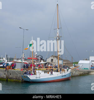 Baltimore, Irlanda 26 Maggio, 2018. Barche in legno di tutte le forme e dimensioni, si riuniscono per la barca di legno Festival questo weekend, con barche a vela da corsa, un edificio di barca concorrenza, una spettacolare sfilata di imbarcazioni a vela, oltre a molte altre attrazioni, tutti in congiunzione con la Baltimore Sea Food Festival. Credito: aphperspective/Alamy Live News Foto Stock