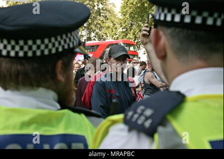 Londra, Regno Unito. 26 Maggio, 2018. Libera Tommy Robinson protesta Credito: Knelstrom Ltd/Alamy Live News Foto Stock