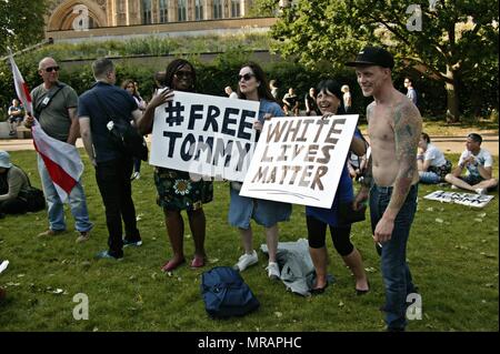 Londra, Regno Unito. 26 Maggio, 2018. Libera Tommy Robinson protesta Credito: Knelstrom Ltd/Alamy Live News Foto Stock