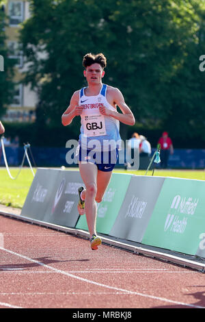 La Loughborough, Inghilterra, 20th, Maggio, 2018. James Puxty competere nel Uomini 3000m durante la LIA2018 Loughborough meeting internazionale di atletica leggera. Foto Stock