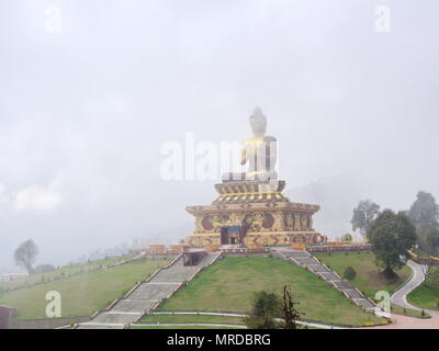 Buddha Park della città Ravangla, Sikkim Stato in India, 15 aprile 2013. Foto Stock