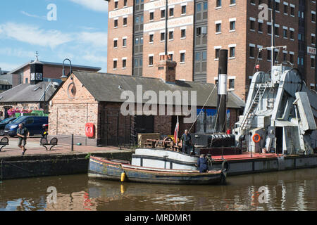 Chiatte in chiatta braccio di Gloucester Docks Foto Stock