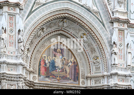 Mosaico di Gesù Cristo sopra l'ingresso principale, Cattedrale di Santa Maria del Fiore, Cattedrale di Santa Maria del Fiore, Firenze, Toscana, Italia, Euro Foto Stock