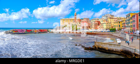 Coloratissima riviera italiana paesaggi di Genova Nervi Porticciolo - Liguria città - Italia Foto Stock