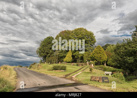 UNDERBERG, SUD AFRICA - 25 Marzo 2018: una fattoria in orizzontale sul P317-strada per il castello di giardino nel Drakensberg Underberg vicino Foto Stock