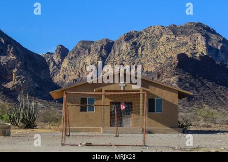 Relazione della vita e gli abitanti della comunità dei pescatori La Manga, una colonia che sembra così marginale come privilegiate per i benefici del mare, individuare Foto Stock