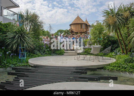 Il VTB Capital giardino riunisce la musica originale, il balletto, garden design, scultura e architettura per creare un giardino ispirato ai lavori di Ba Foto Stock