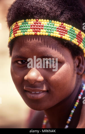 Zulu persone al Zulu Shakaland Village, Valle Nkwalini, Kwazulu Natal, Sud Africa. Foto Stock