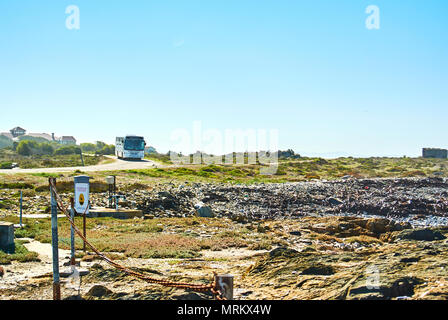 Robben Island (Afrikaans: Robbeneiland) Isola di Table Bay, a ovest della costa di Bloubergstrand, Cape Town, Sud Africa. Il nome è olandese per 'seal Foto Stock