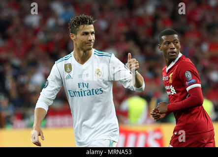 Kiev, Ucraina. 22 Mar, 2018. CRISTIANO RONALDO del Real Madrid gesti durante la finale di UEFA Champions League Soccer Match Real Madrid vs Liverpool FC, al NSC Olimpiyskiy stadium a Kiev il 26 maggio 2018. Credito: Serg Glovny/ZUMA filo/Alamy Live News Foto Stock