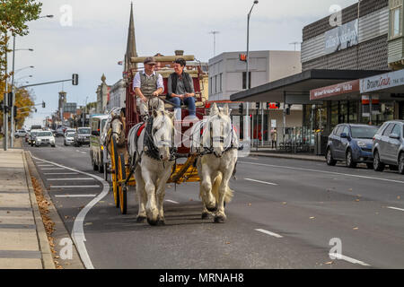 Ballarat, Victoria, Australia 27 Maggio 2018 -Il Cobb & Co i carrelli sono stati un preferito per tutti e un diverso punto di vista circa le vie durante l eredità di Ballarat Weekend. Credito: Brett keating/Alamy Live News Foto Stock