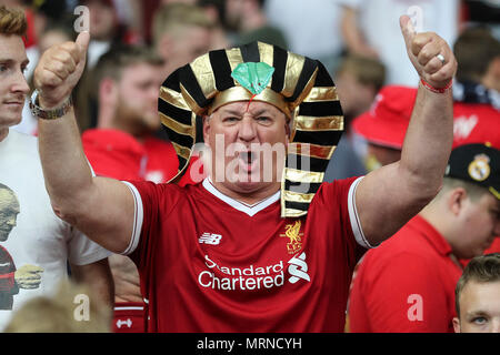 Kiev, Ucraina. 26 Maggio, 2018. Tifosi del Liverpool prima della finale di UEFA Champions League match tra il Real Madrid e il Liverpool a Olimpiyskiy National Sports Complex su 26 Maggio 2018 a Kiev, Ucraina. (Foto di Daniel Chesterton/phcimages.com) Credit: Immagini di PHC/Alamy Live News Foto Stock