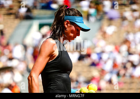 Parigi, Francia. 27 Maggio, 2018. Ajla Tomljanovic dell Australia durante il suo primo round in abbinamento al giorno 1 al 2018 francesi aperti a Roland Garros. Credito: Frank Molter/Alamy Live News Foto Stock