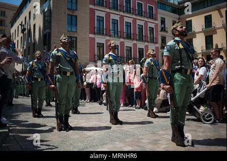 Malaga, Spagna. 27 Maggio, 2018. Lo spagnolo legionari marzo dopo aver finito la sfilata che commemora le Forze Armate il giorno che il suo celebrato ogni 26 maggio in Spagna.Il braccio spagnolo forze giorno viene celebrato nella città di Malaga con membri delle forze del braccio ha sfilato nel centro della citta'. Credito: Gesù Merida/SOPA Immagini/ZUMA filo/Alamy Live News Foto Stock