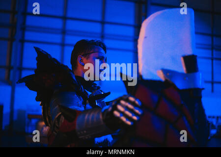 Londra, Regno Unito. 27 Maggio, 2018. Gli ospiti, partecipanti celebrità a MCM London Comic Con in estate, maggio 2018. I fan si sono riuniti per celebrare la cultura popolare con i colloqui, mostre, ingaggi e meetups. © Simone re/ Alamy Live News Foto Stock