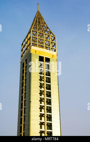 Dubai, Emirati Arabi Uniti - 3 Aprile 2018: Close up Gevora hotel in Dubai, al momento il più alto hotel nel mondo Foto Stock