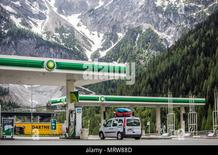 FLACHAU, Austria - 10 Maggio 2018: BP gas station in A10 Restituzione Tauernalm, Austria. Foto Stock