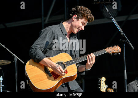 Shawn Mendes esegue durante la seconda giornata della BBC Radio 1's più grande weekend al Parco Singleton, Swansea. Foto Stock