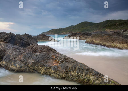 Burgess spiaggia vicino Forster sulla mezza costa nord del Nuovo Galles del Sud, Australia Foto Stock