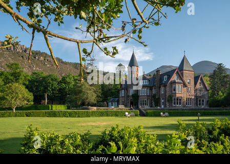 Ingresso principale e in elevazione laterale all'hotel Torridon, Achnasheen, North West Highlands, Scozia Foto Stock