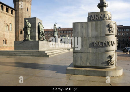 Monumento a Emanuele Filiberto duca d'Aosta (comandante della undefeated Terza Armata italiana nella guerra mondiale 1), Piazza Castello, Torino, Italia. Foto Stock