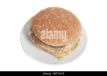 Gustosa Big burger isolato su uno sfondo bianco Foto Stock