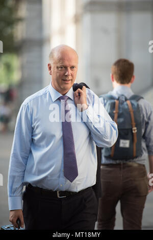 Whitehall, Londra, Regno Unito. 13 settembre 2016. I ministri del governo di arrivare a Downing Street a frequentare il settimanale riunione del gabinetto. Nella foto: Segretario o Foto Stock