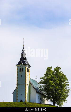 La Chiesa locale di Planina nad Horjulom è dedicata a Sant'Andrea. Per la prima volta è stata menzionata in fonti scritte nel 1526 e la struttura attuale è stata Foto Stock