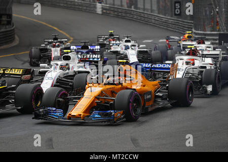 Monte Carlo, Monaco. 27 Maggio, 2018. Motorsports: FIA Formula One World Championship 2018, il Grand Prix di Monaco, Start, #2 Stoffel Vandoorne (BEL, la McLaren F1 Team), 27.05.2018. | Utilizzo di credito in tutto il mondo: dpa/Alamy Live News Foto Stock