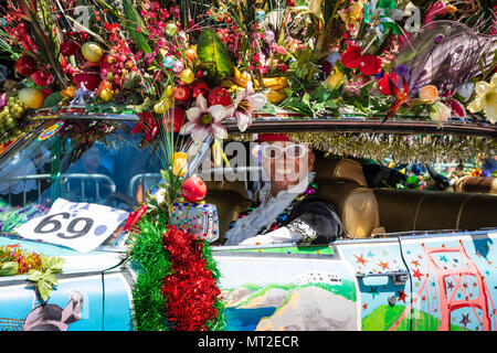 San Francisco, Stati Uniti d'America. 27 maggio 2018. Attore al 2018 Carnaval Parade di San Francisco, California Credit: Tim Fleming/Alamy Live News Foto Stock