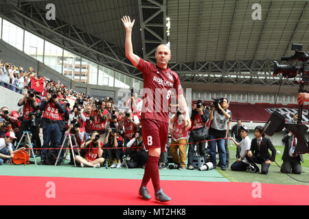 Il centrocampista spagnolo Andres Iniesta assiste il benvenuto della manifestazione "Bienvenido Andres Iniesta' a Noevier Stadium a Kobe, in Giappone il 26 maggio 2018. Circa 8 mila sostenitori radunati presso lo stadio di sabato per accogliere Iniesta è iscriversi al club, Vissel Kobe. Credito: Pasya/AFLO/Alamy Live News Foto Stock