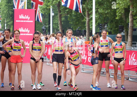 Londra, UK, 28 maggio 2018,vitalità Londra 10.000 avviene a Londra. Il 10K run è ora nel suo decimo anno come corso record titolare Sir Mo Farah torna a correre al fianco di Scottish maratoneta Callum Hawkins. In campo femminile gara, Lily Partridge restituito per le strade di Londra fresco dal suo aspetto al 2018 denaro Virgin London Marathon. Jessica Ennis-Hill era presente per avviare la vitalità Londra 10.000 e presentare le medaglie. Credito Larby Keith/Alamy Live News Foto Stock