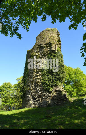 I resti della torre di Raven è la sola parte sinistra dello storico castello di Llantrisant Foto Stock