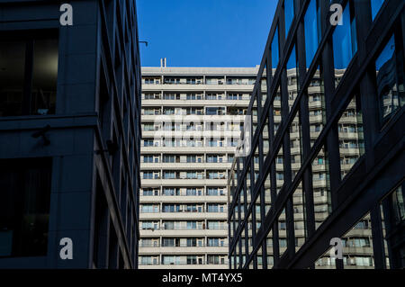 Gli appartamenti e i blocchi degli uffici a Berlino, Germania. Foto Stock