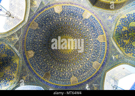 Vista sulla cupola della moschea Jameh a Isfahan - Iran Foto Stock