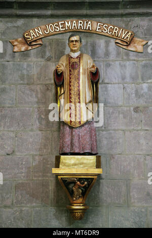 San Josemaría Escrivá nella Basilica del Voto Nazionale Basílica del voto Nacional.chiesa cattolica romana nel centro storico di Quito in Ecuador Foto Stock
