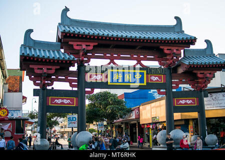 San Jose, Costa Rica. Febbraio 2, 2018. Un segno e marcatura di gate l'ingresso al quartiere cinese a San Jose, Costa Rica Foto Stock