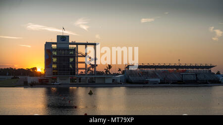 Sarasota. Florida USA. 2017 FISA World Rowing Championships, Nathan Benderson Park. Sunrise, terminare la torre e la tribuna. Venerdì 22.09.17 © Pet Foto Stock