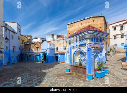 Fontana pubblica nella medina di Chefchaouen Foto Stock